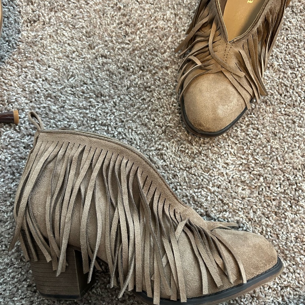 Fringe booties - Picture 2 of 3